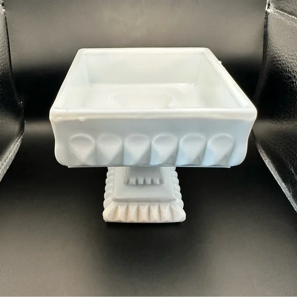 Milk Glass Candy dish - Picture 7 of 9